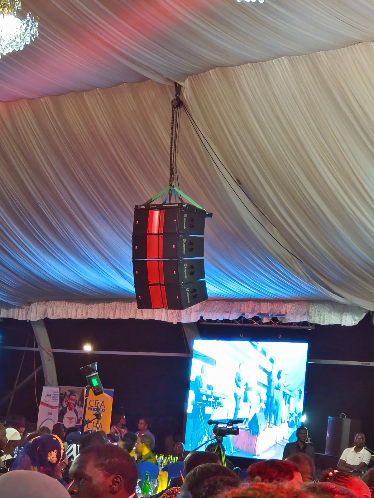 Pro-2123 dual 12 inch line array in events Pro-2123 dual 12 inch line array in events